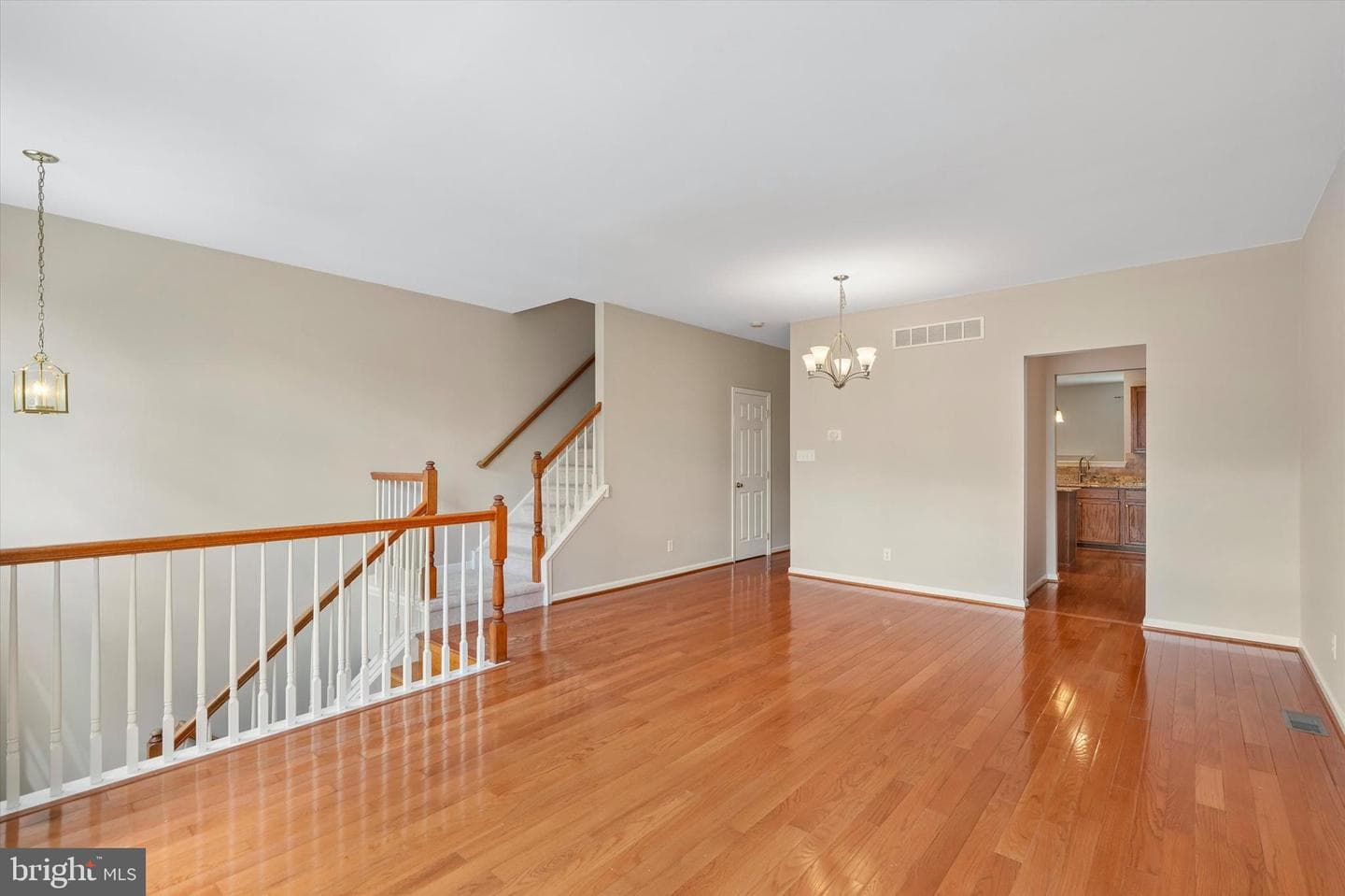 278 Yorktown Court photo 2