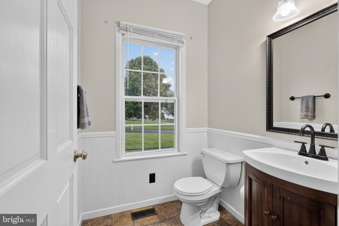 122 Winston Way photo 10