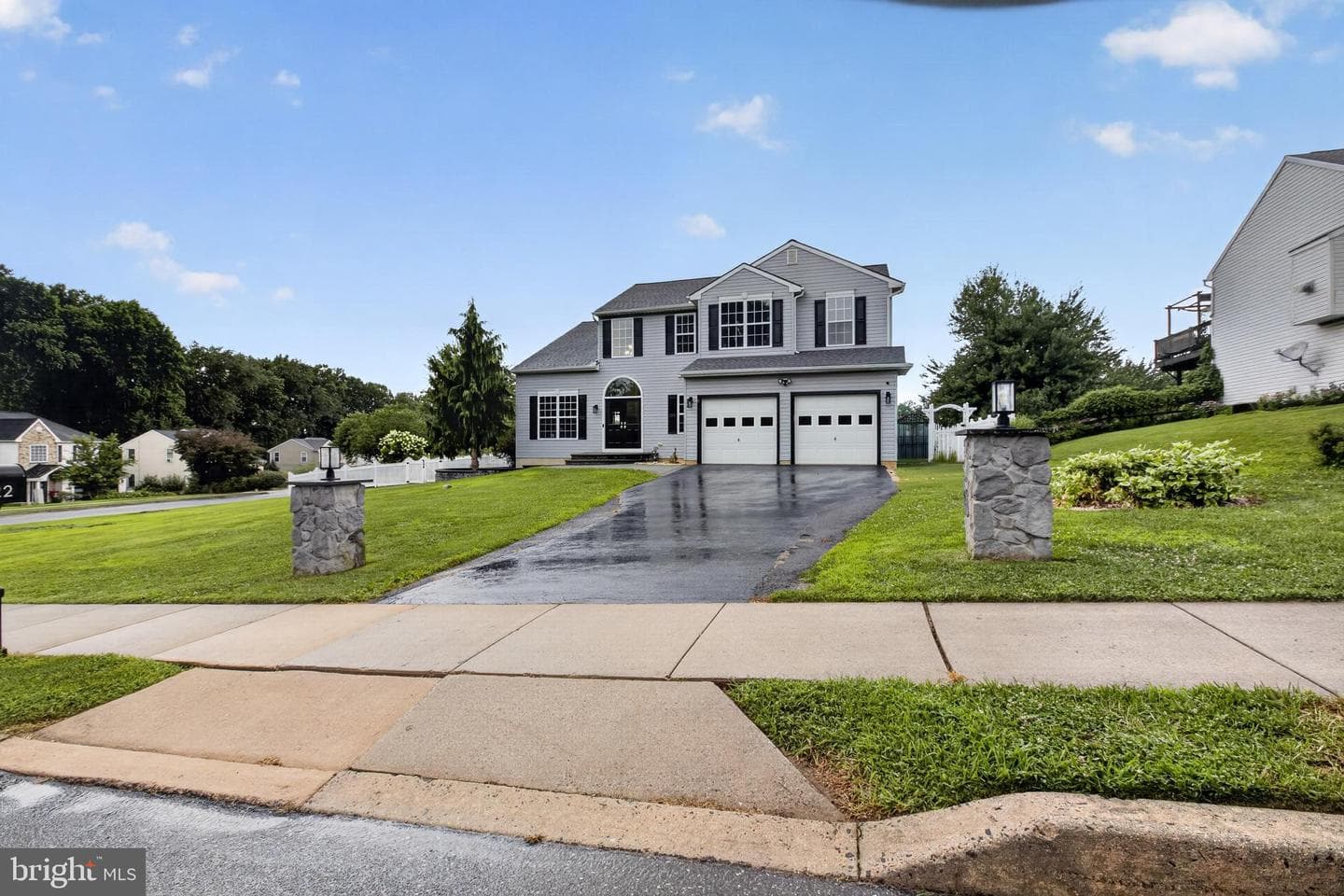 122 Winston Way photo 3