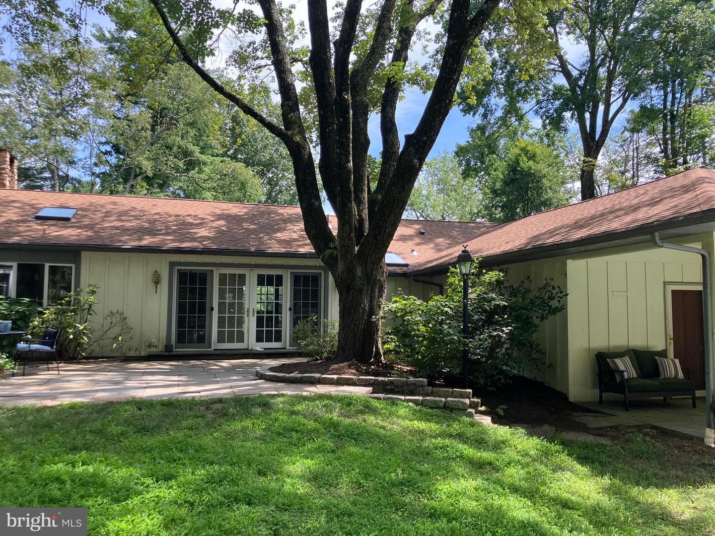 14 Laurel Circle photo 2