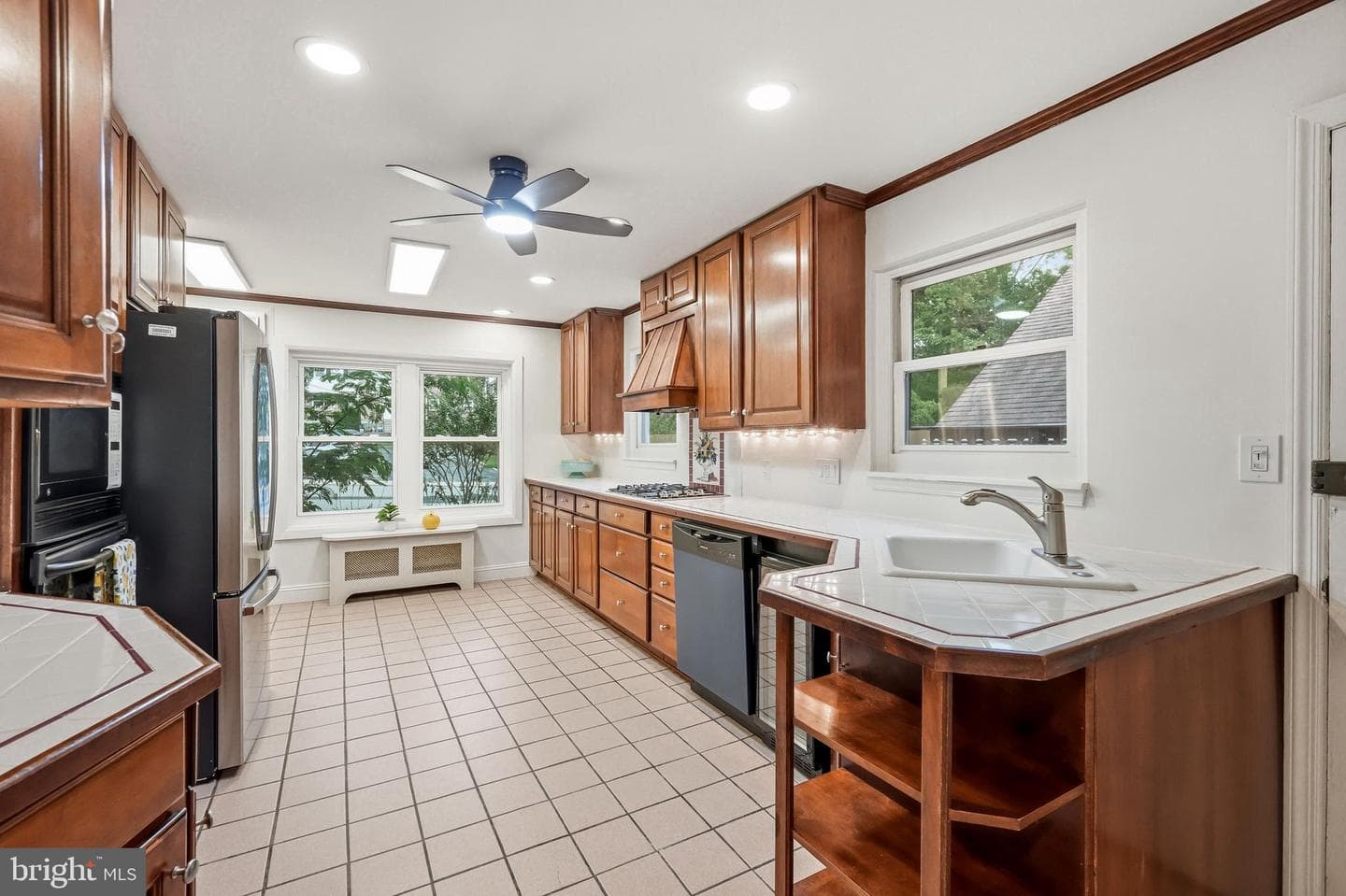 610 W Market Street photo 10