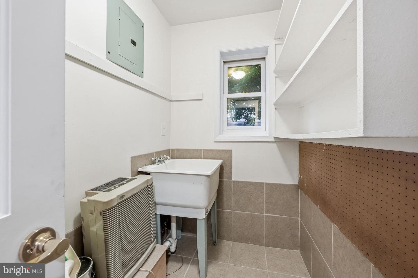 610 W Market Street photo 15