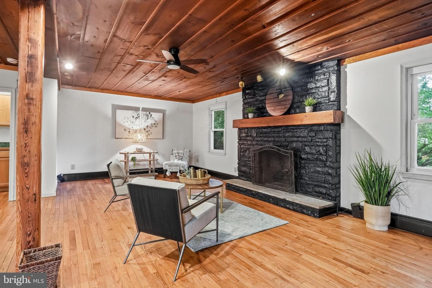 610 W Market Street photo 23