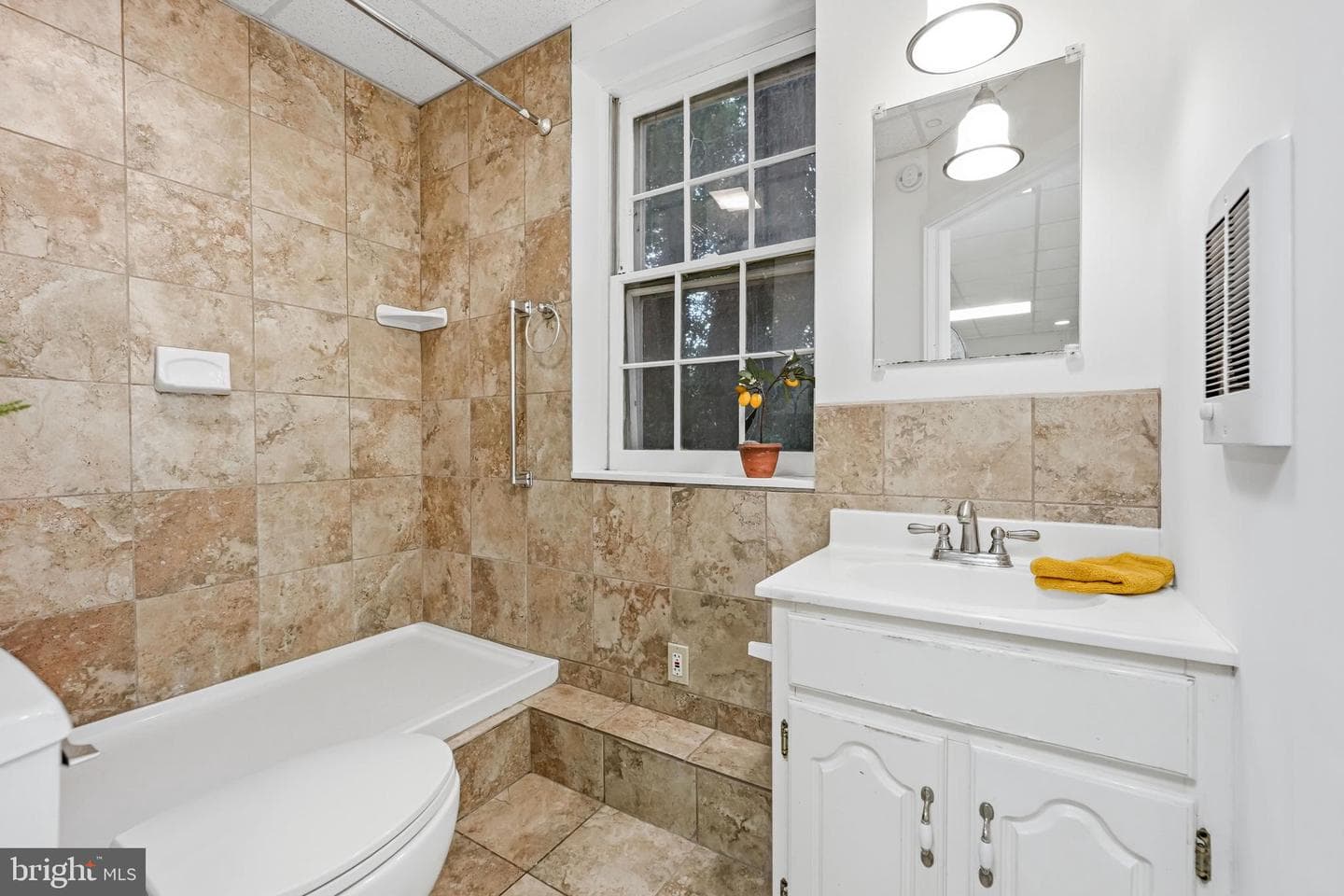 610 W Market Street photo 47