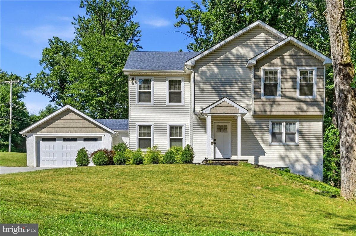 17 Lizbeth Lane, Berwyn