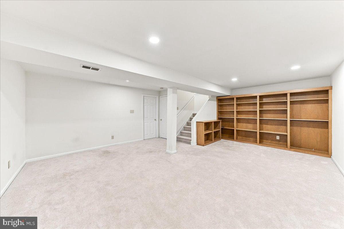 919 Samantha Circle photo 32