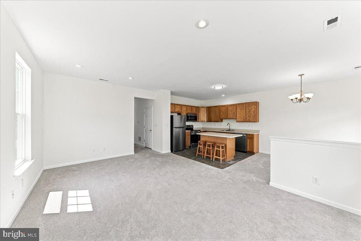 315 E 3rd Street photo 13