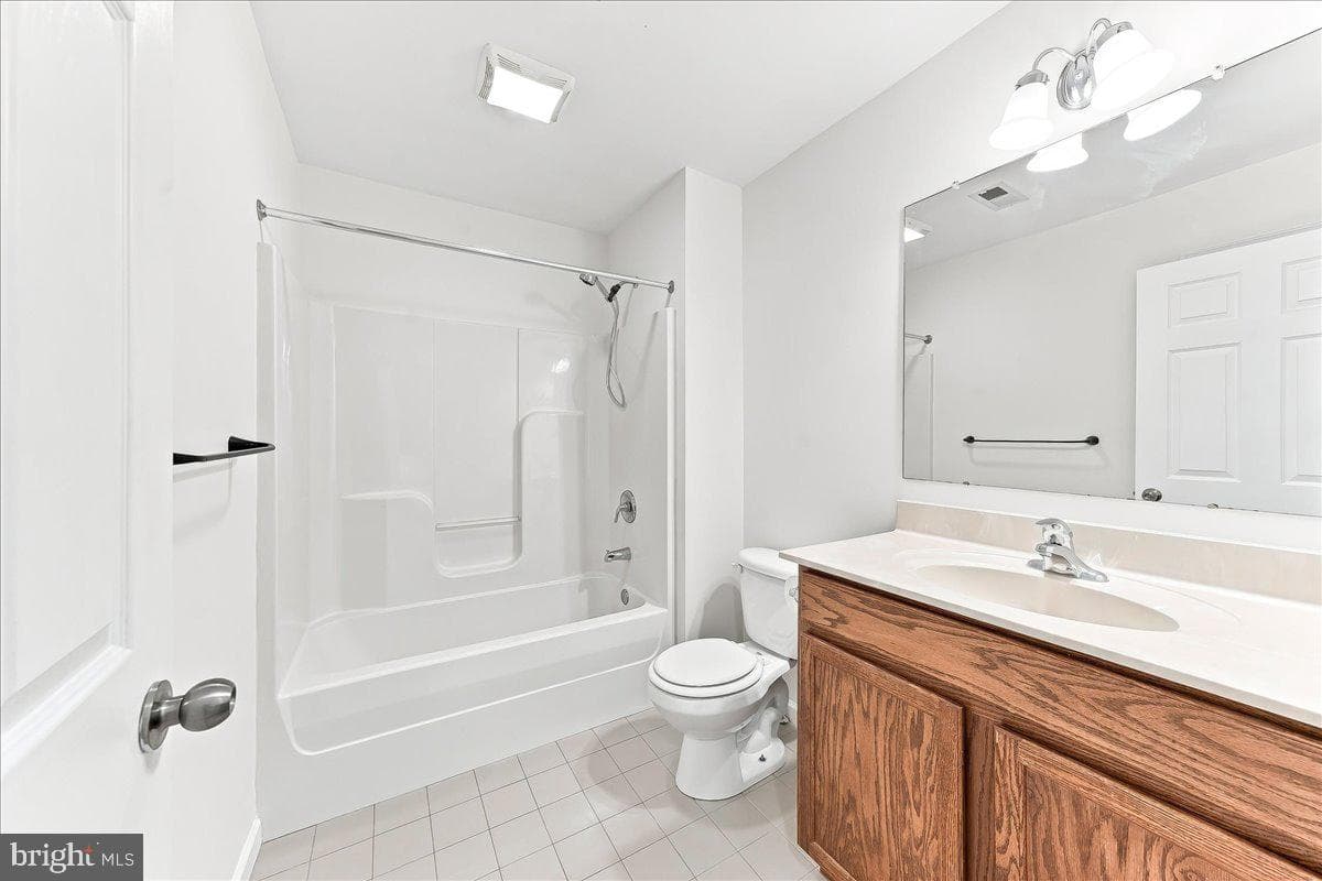 315 E 3rd Street photo 31