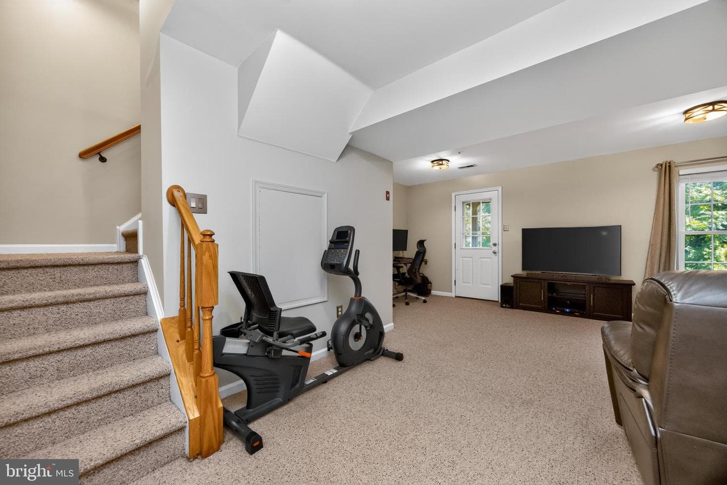 605 Coach Hill Court photo 23