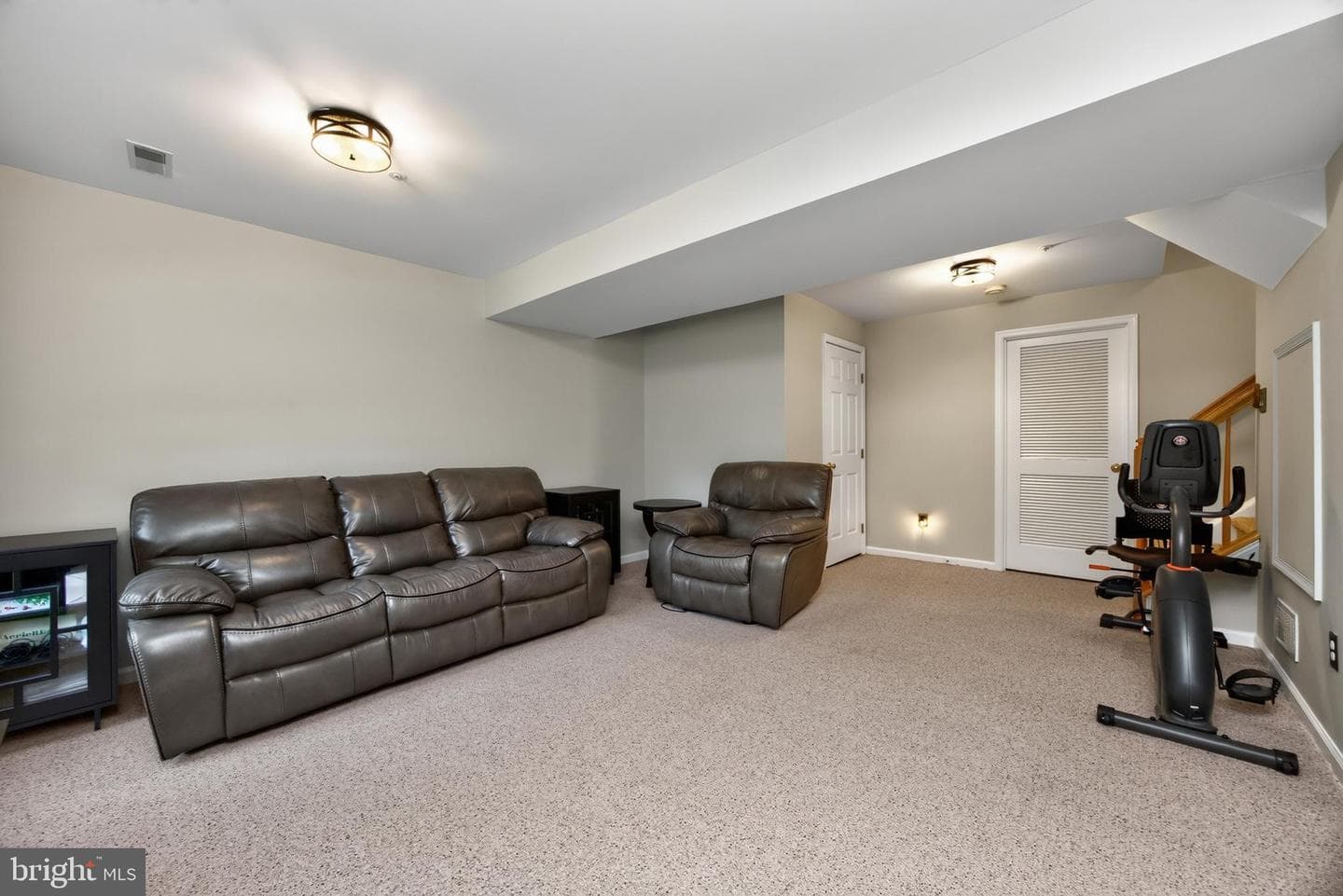 605 Coach Hill Court photo 26