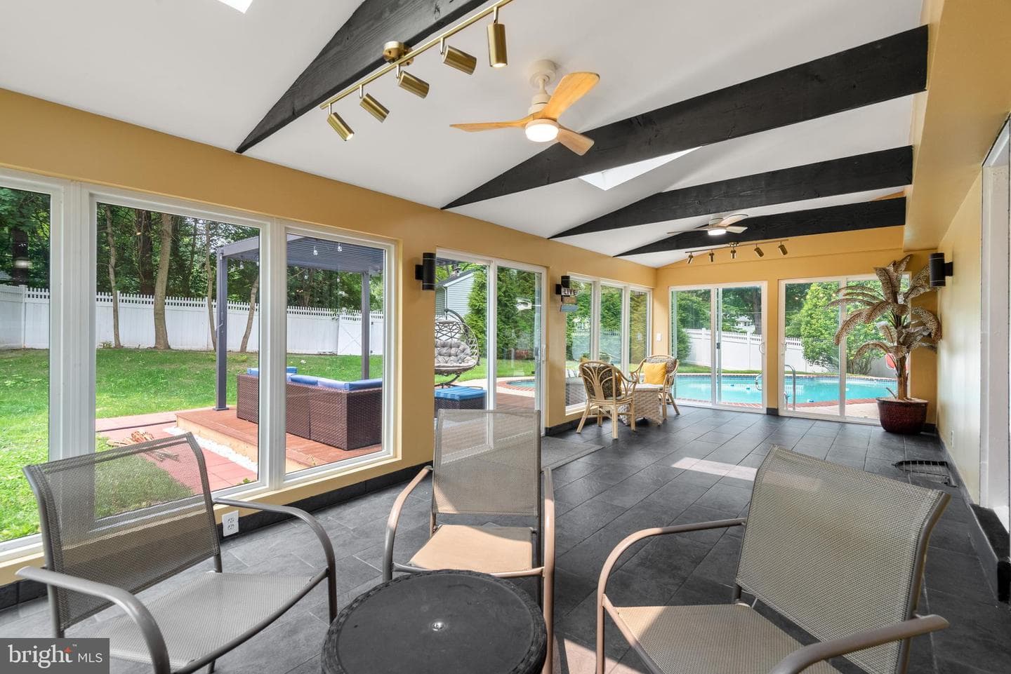 1291 Thomas Road photo 16