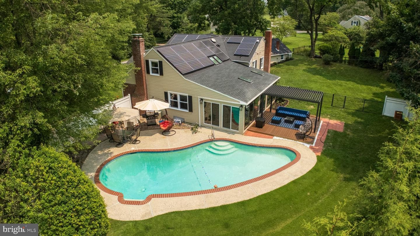 1291 Thomas Road photo 3