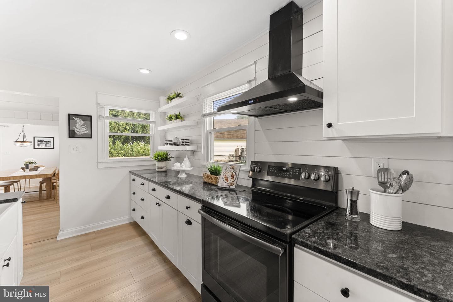 113 Manor Road photo 12