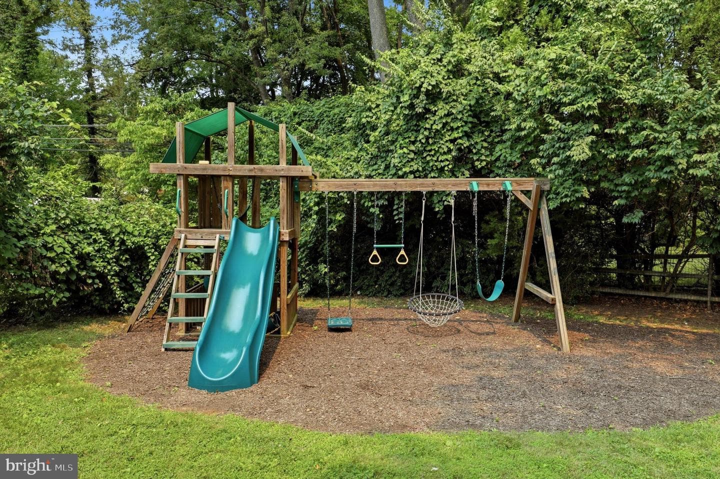 303 Landsende Road photo 27