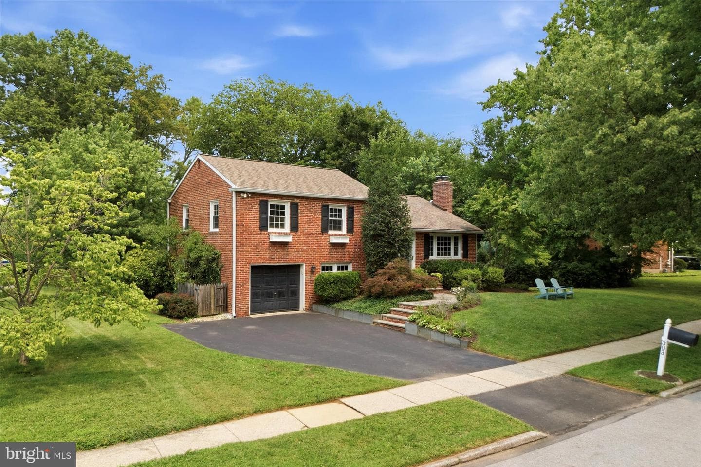 303 Landsende Road photo 32