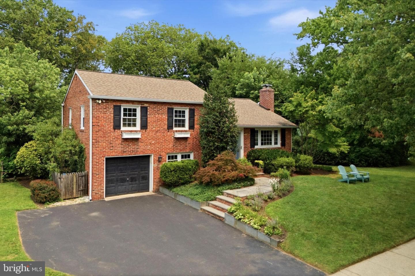 303 Landsende Road photo 4