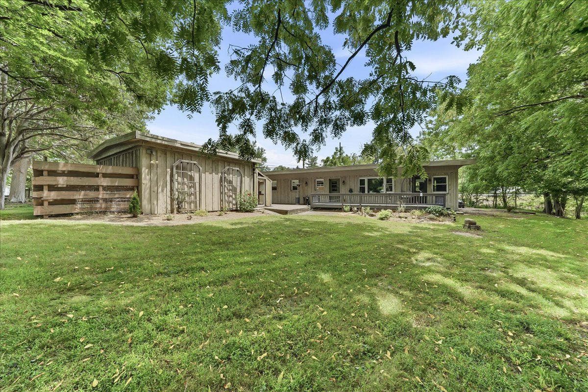 3671 Saint Peters Road, Elverson