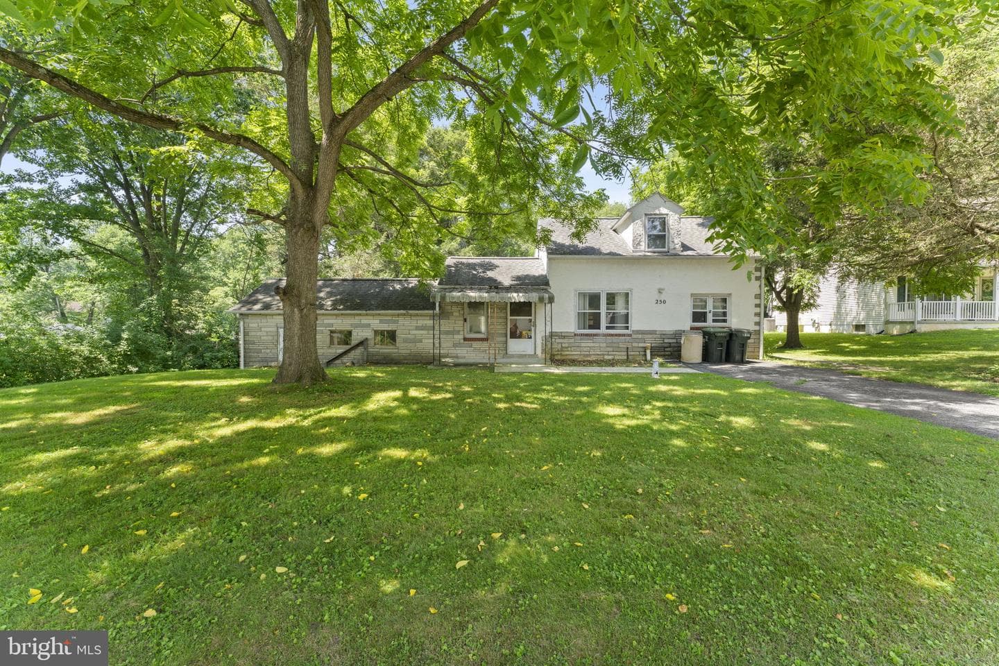 250 Watson Avenue photo 1