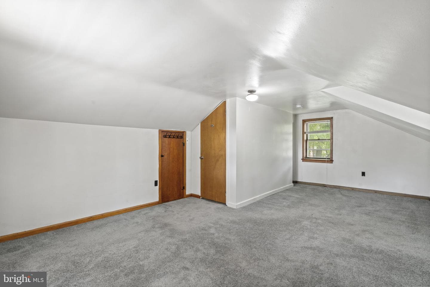 250 Watson Avenue photo 26