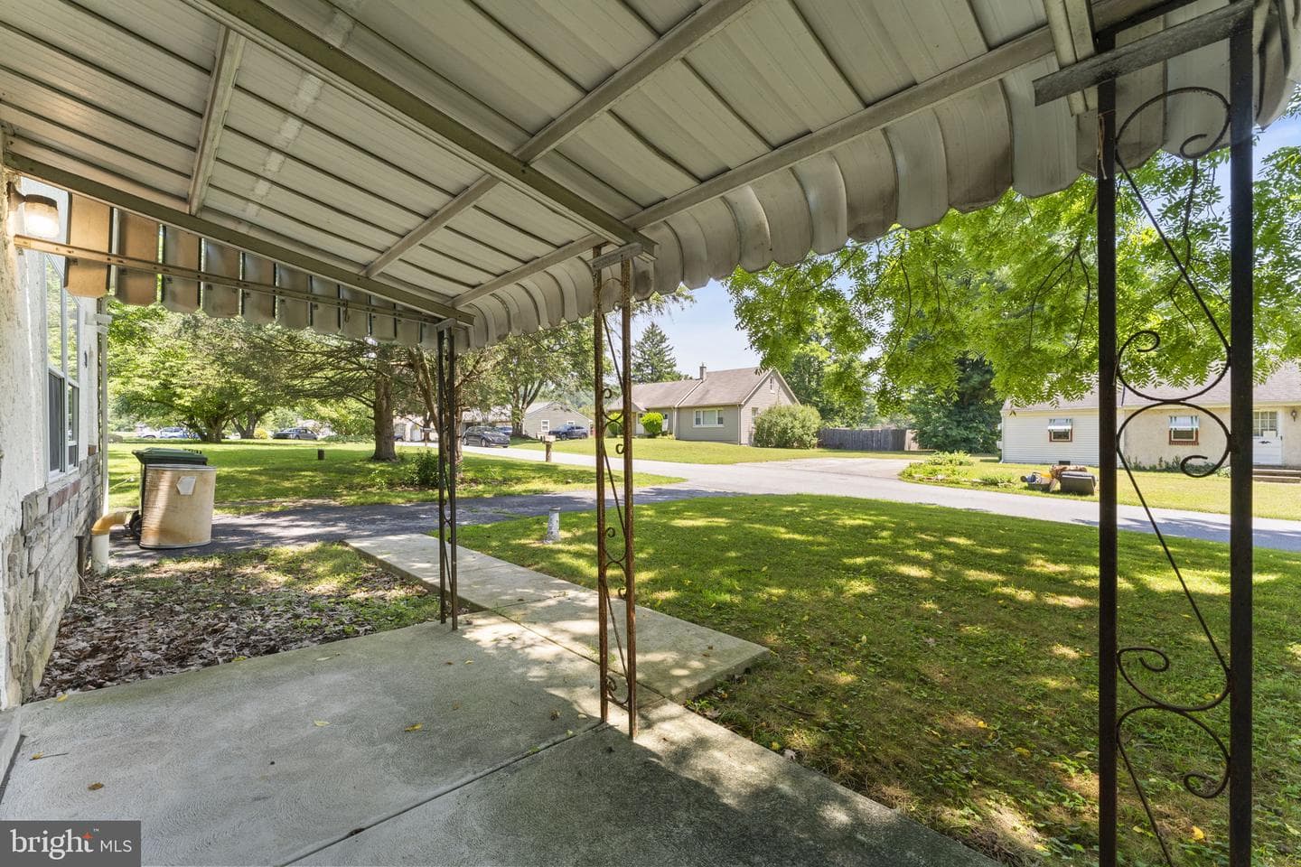 250 Watson Avenue photo 8