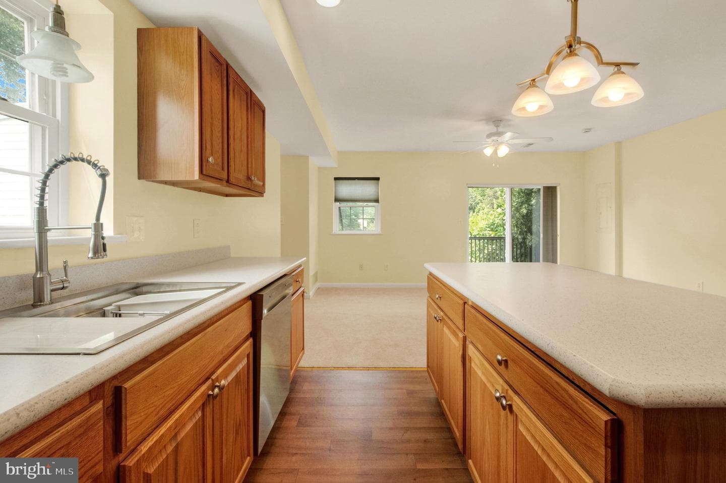 1305 Stirling Street photo 12