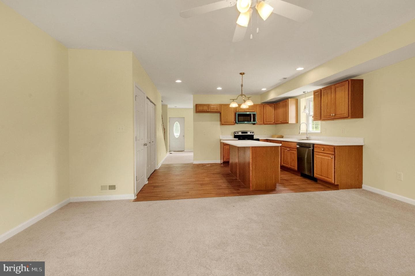 1305 Stirling Street photo 14
