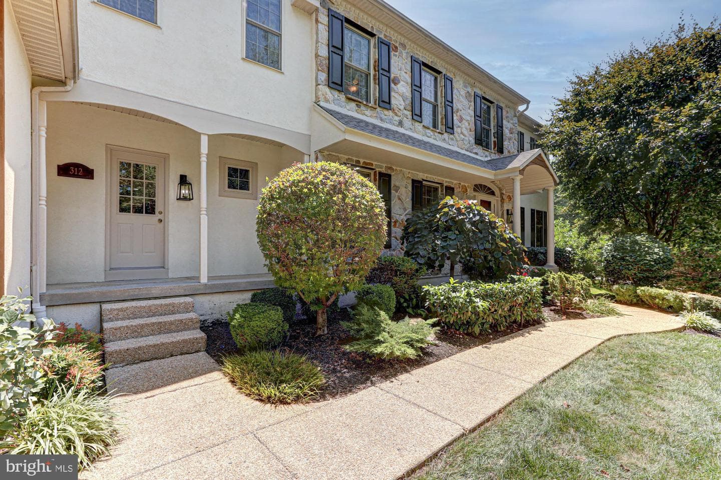 312 Dawnwood Drive photo 3