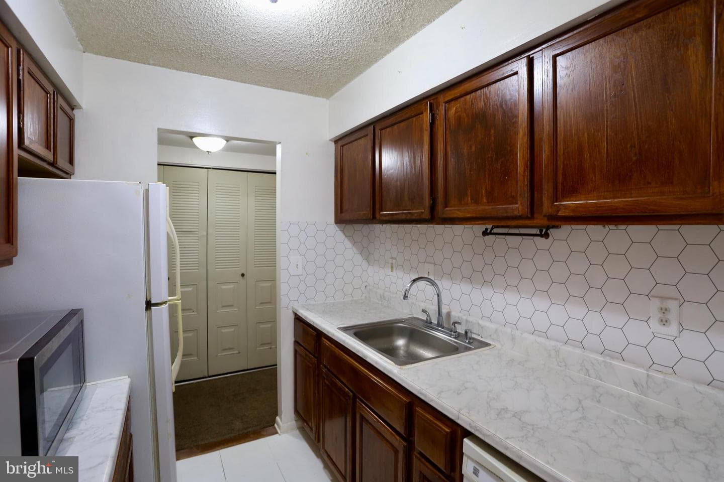 2407 Pond View Drive #2407 photo 4