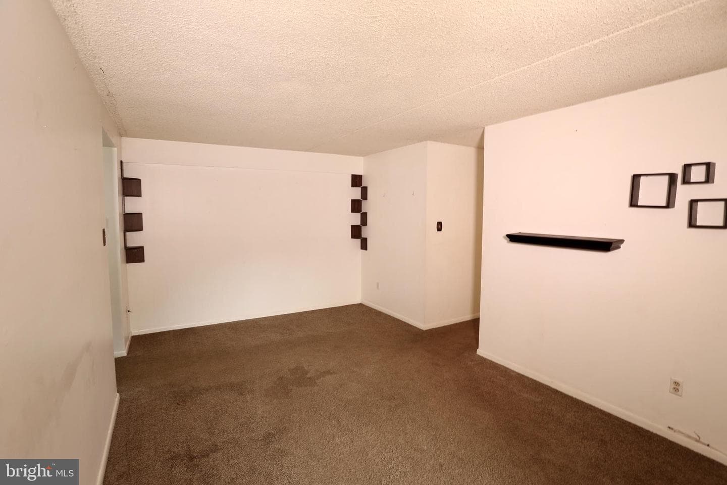2407 Pond View Drive #2407 photo 8