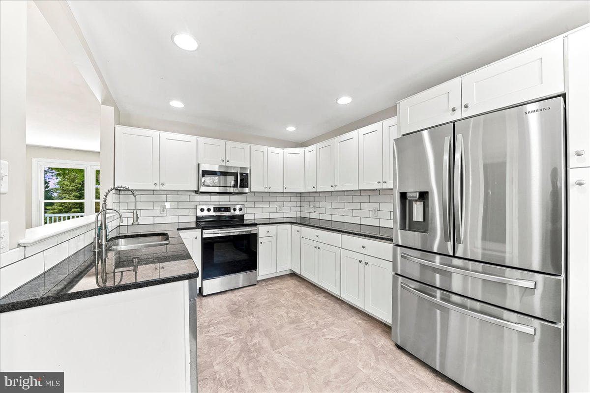 196 Highland View Drive photo 9