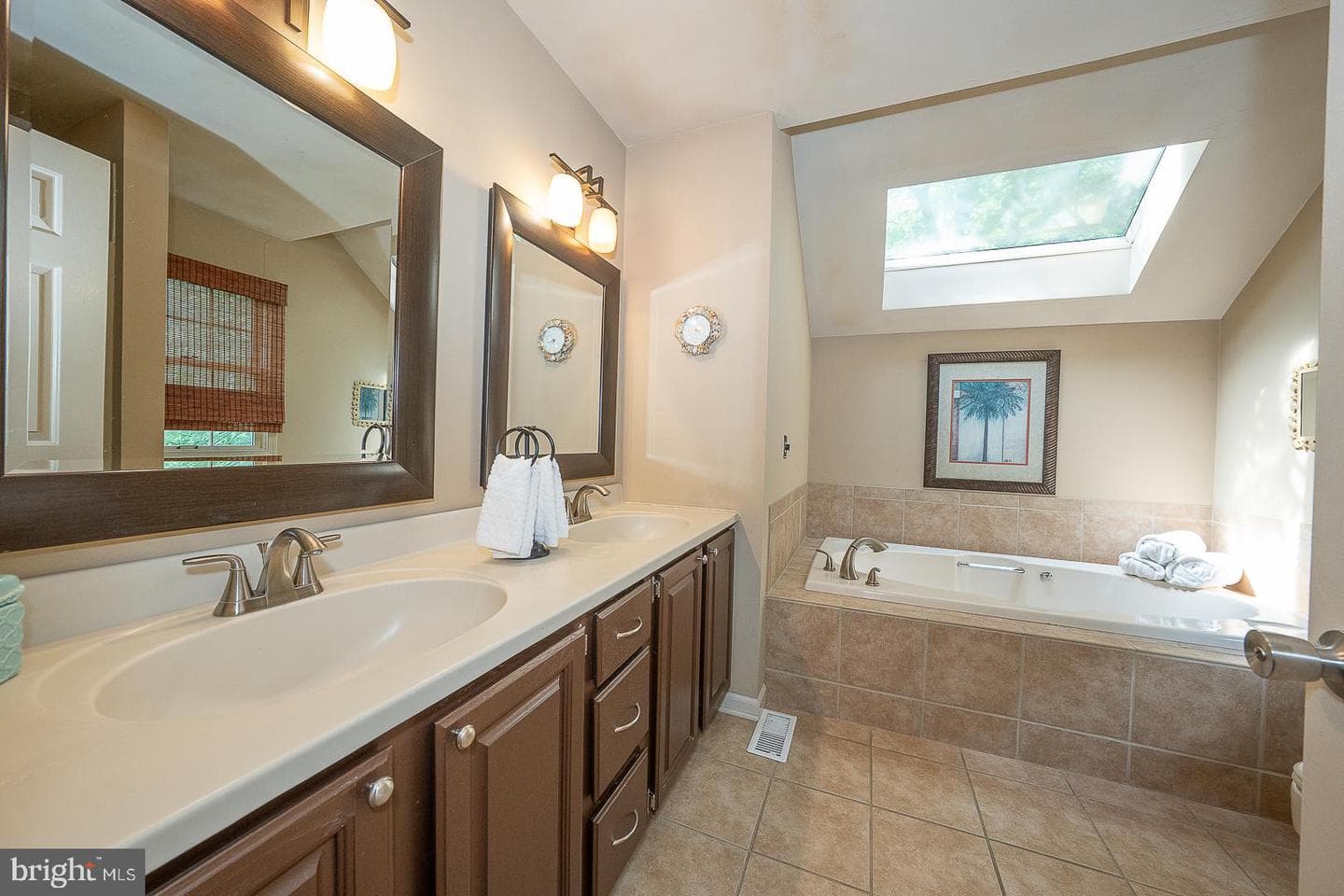 842 Penns Way photo 22