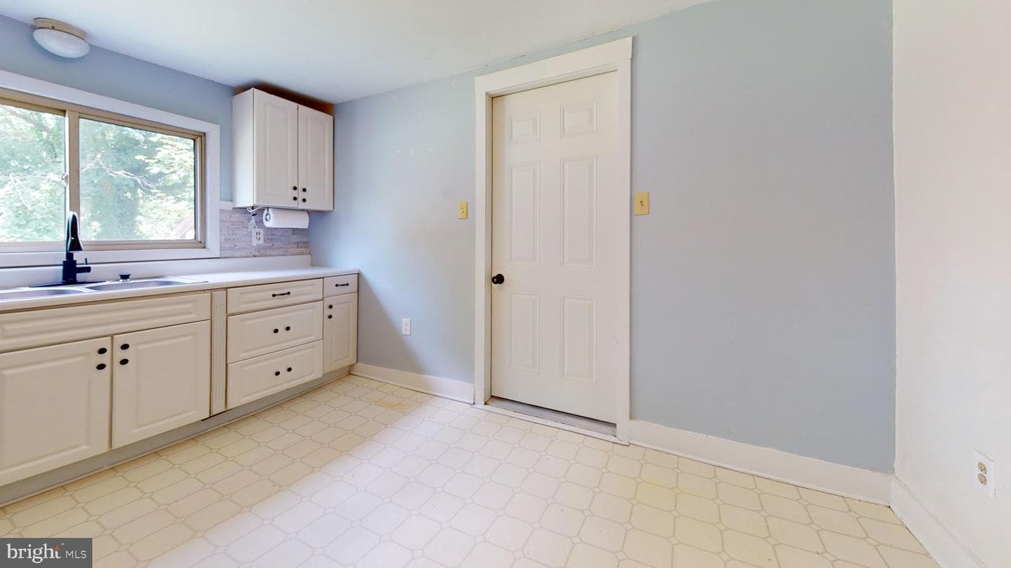 4131 Horseshoe Pike photo 5