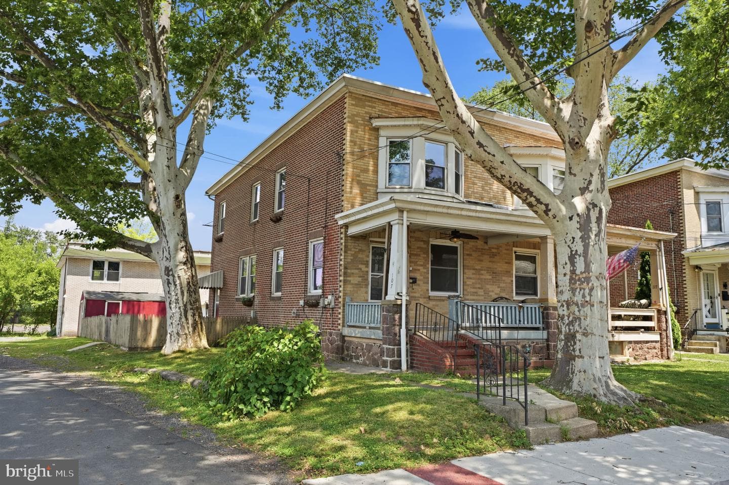 107 E Main Street photo 3