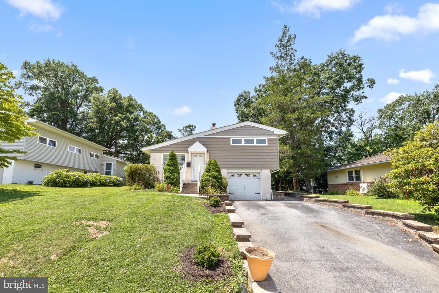 6 Nolan Drive photo 2