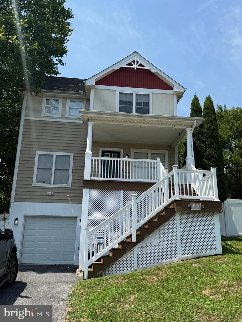 38 A Montclair Avenue photo 2