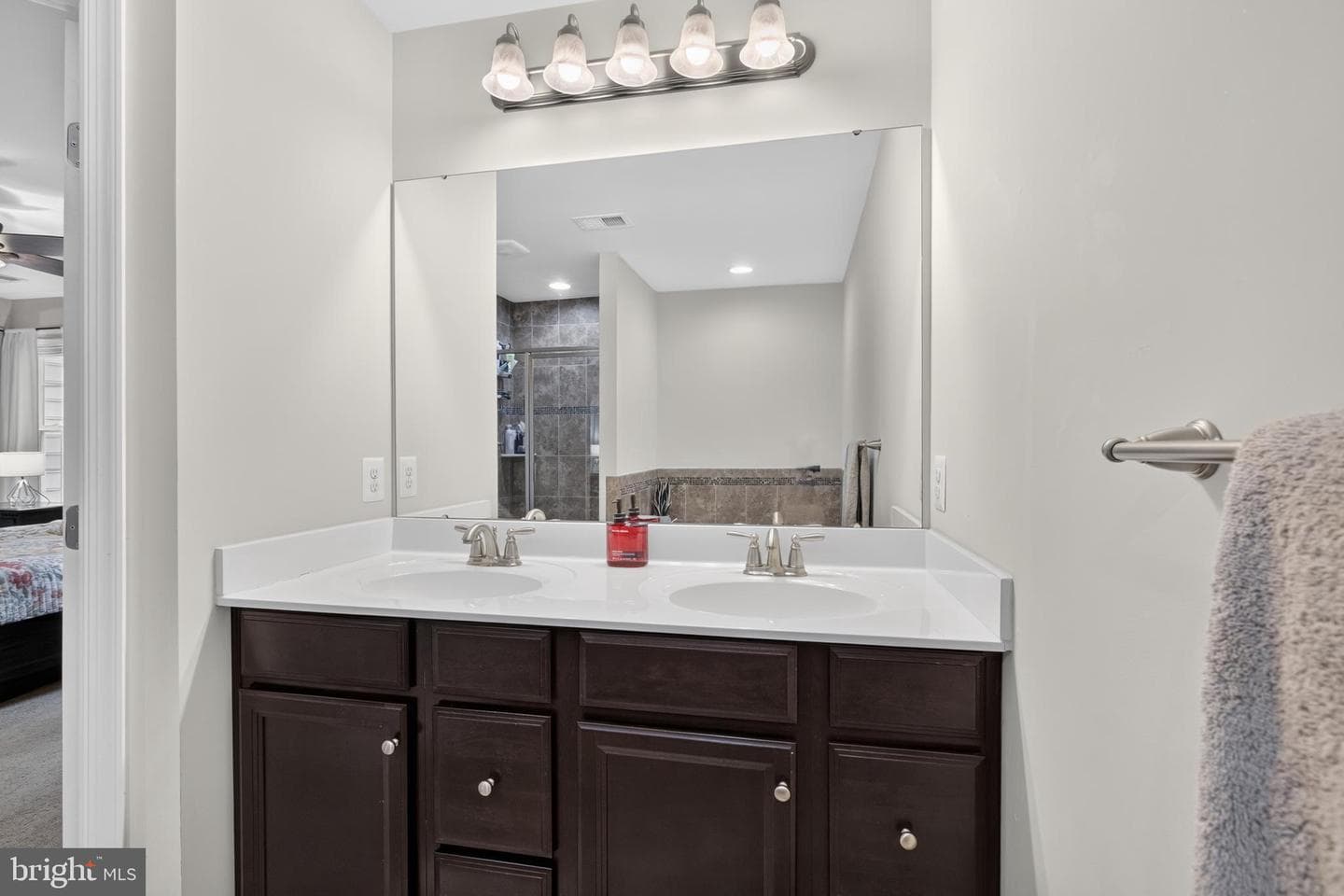 1259 Derry Lane photo 15