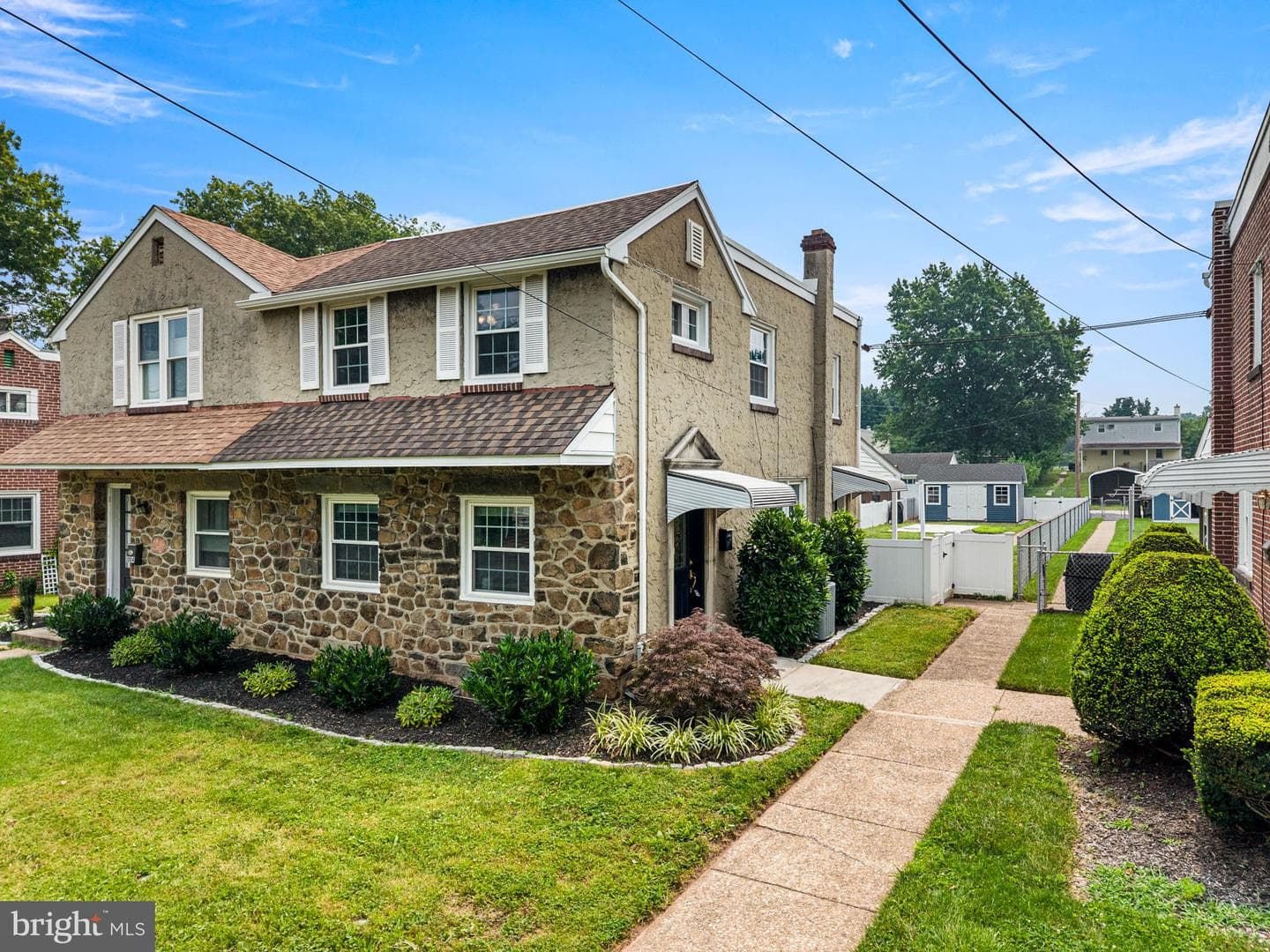 1006 W Bridge Street photo 3
