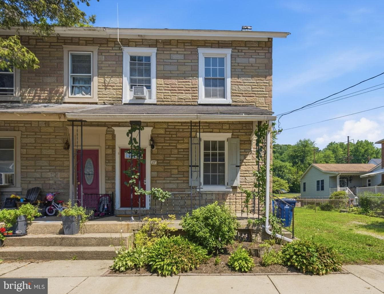 27 Spruce Street photo 1