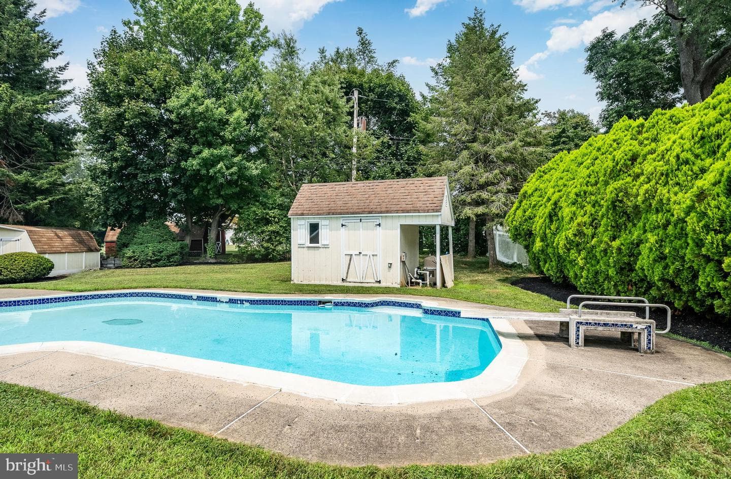 15 Crestview Road photo 40