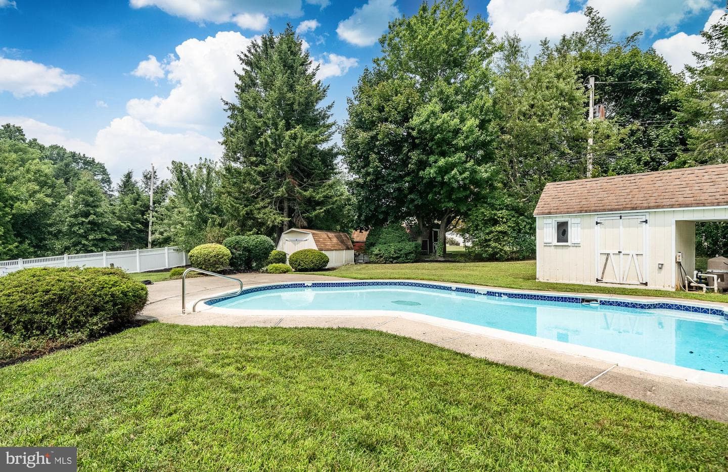 15 Crestview Road photo 41