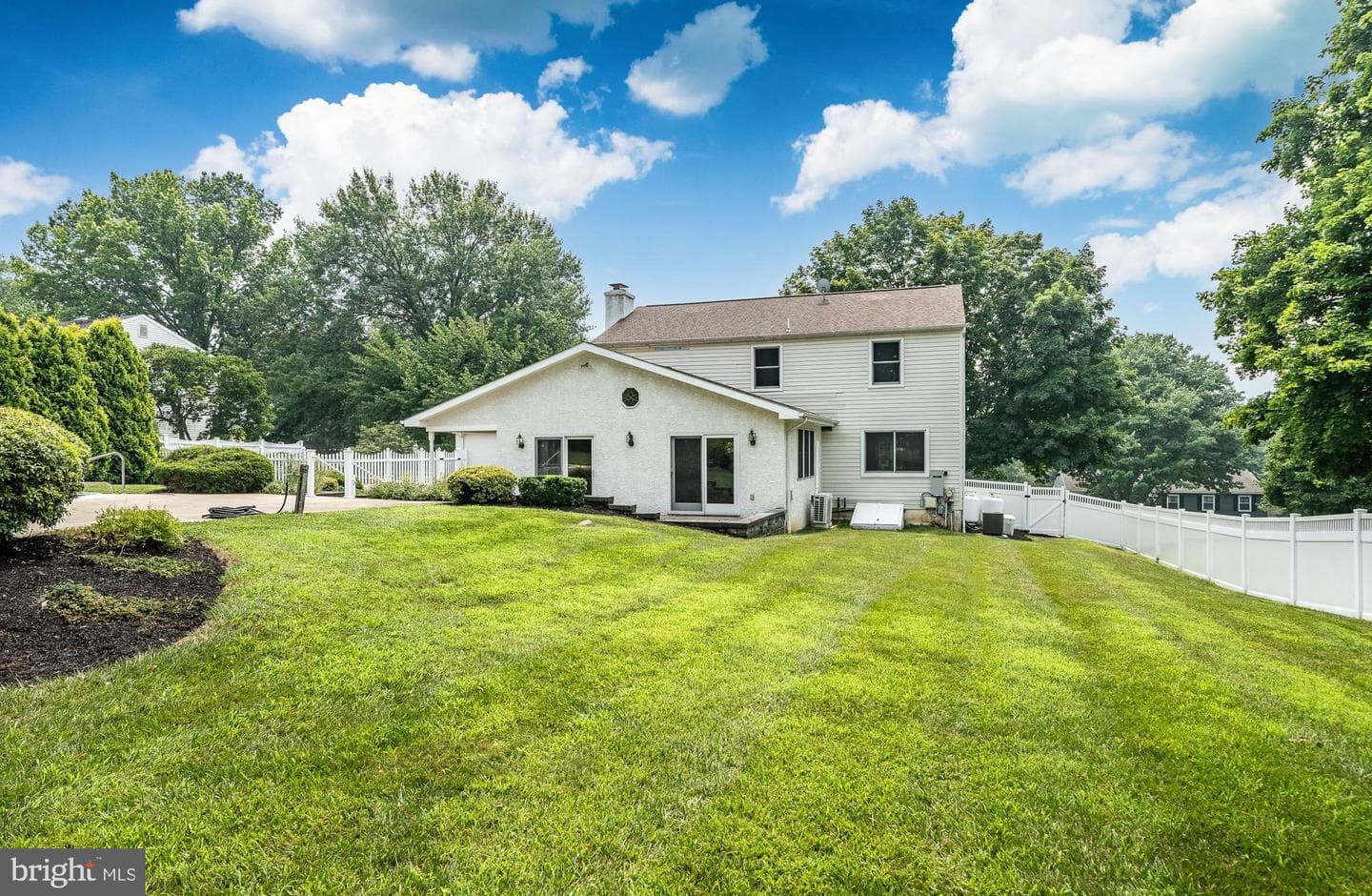 15 Crestview Road photo 46
