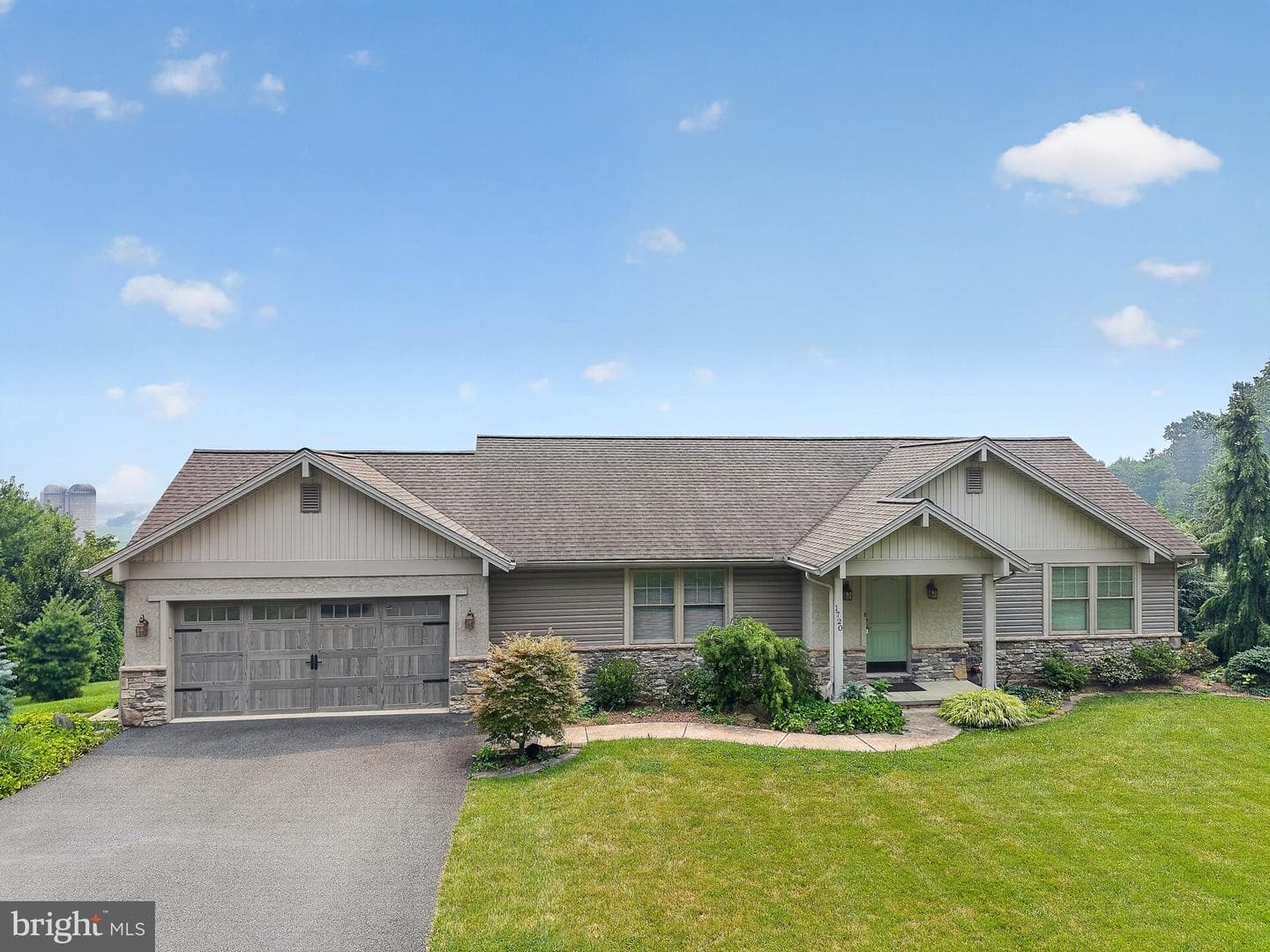 1720 Reservoir Road photo 3