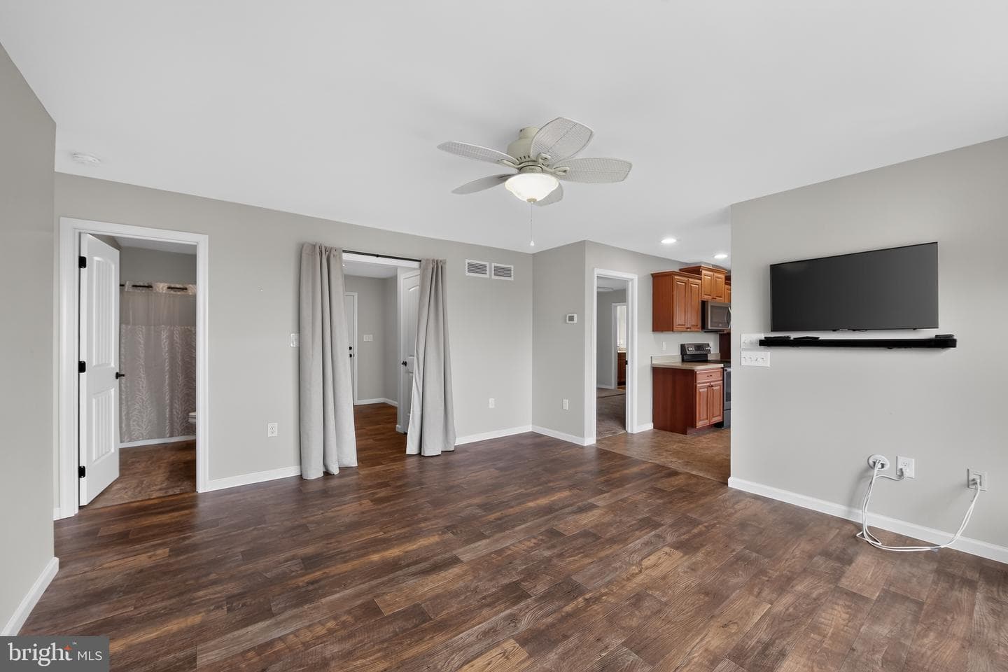 1720 Reservoir Road photo 6