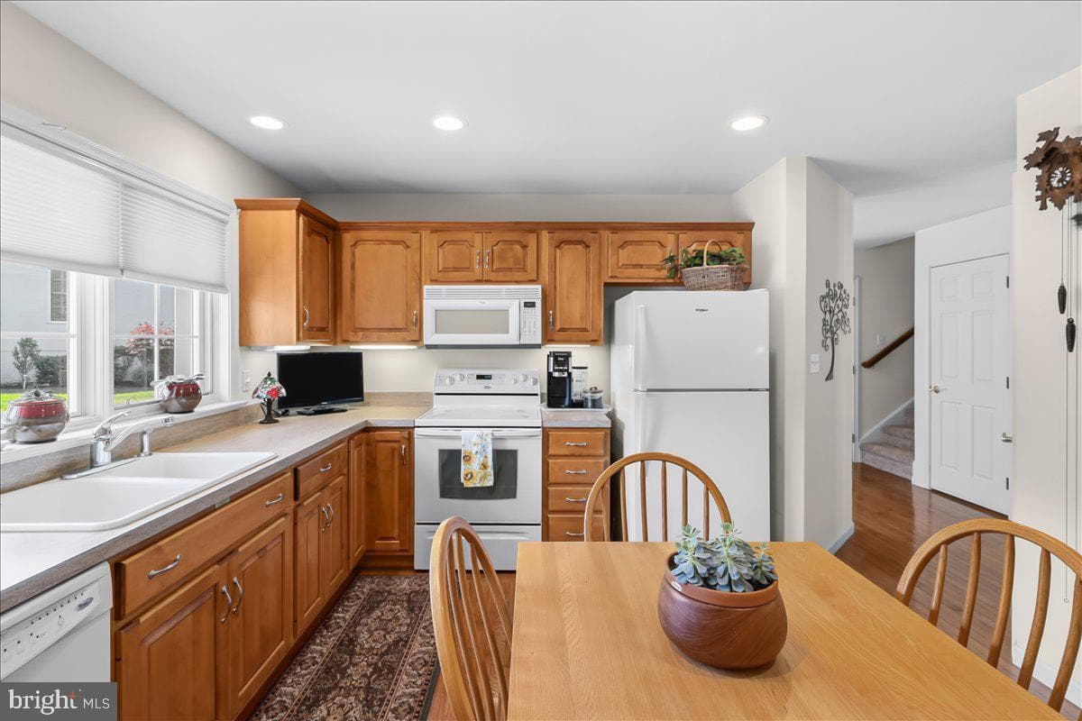 13 Parkside Drive photo 3