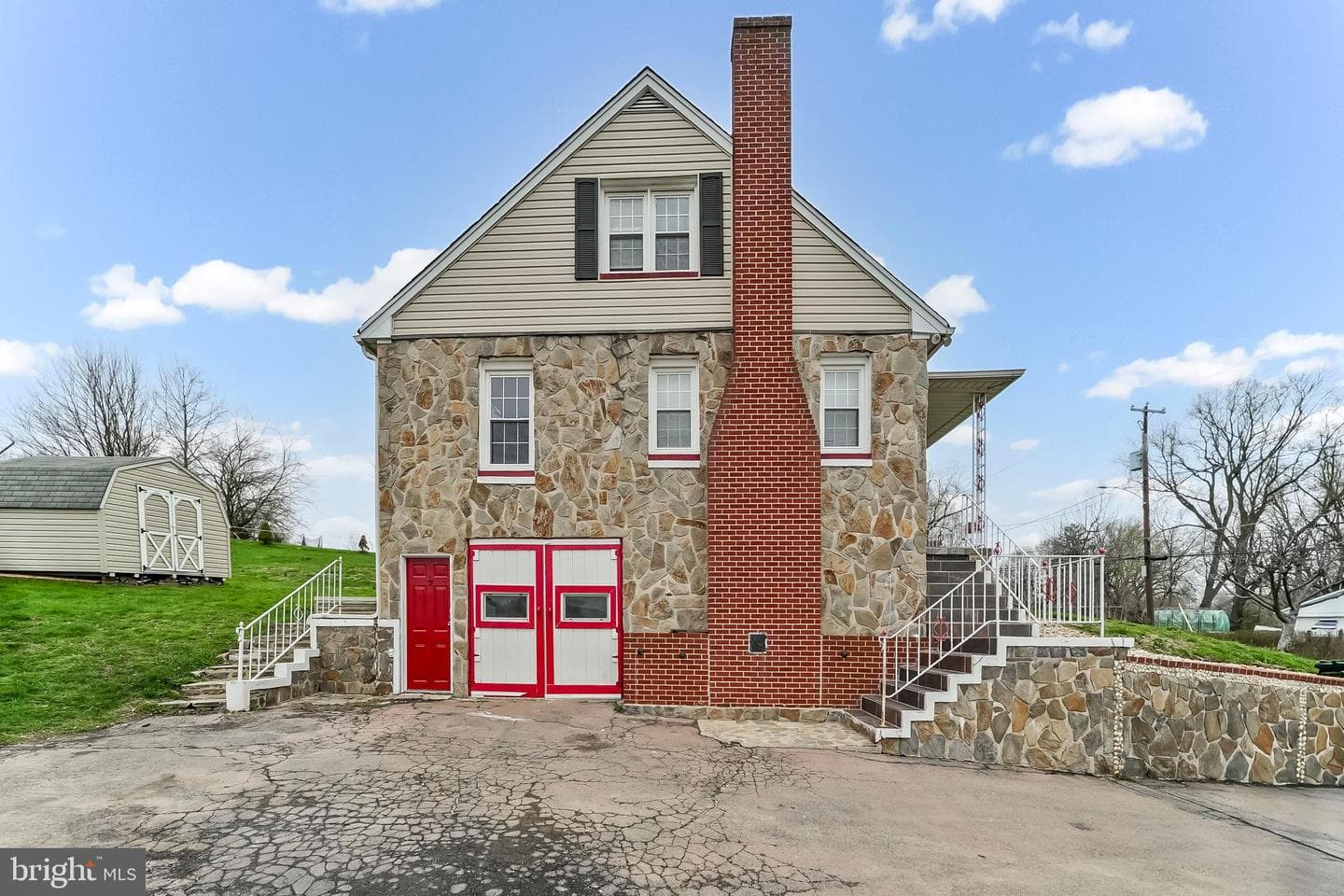 253 N Guernsey Road photo 22