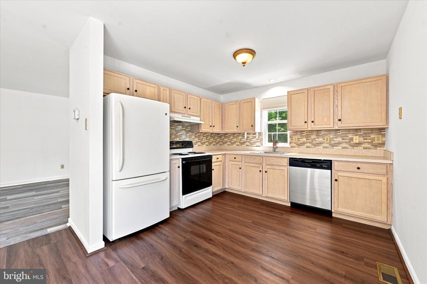 52 Pinckney Drive photo 4