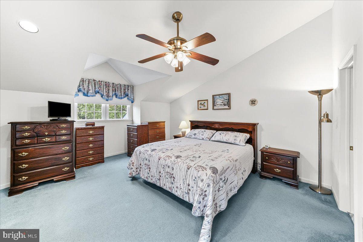 402 Sumner Way photo 22