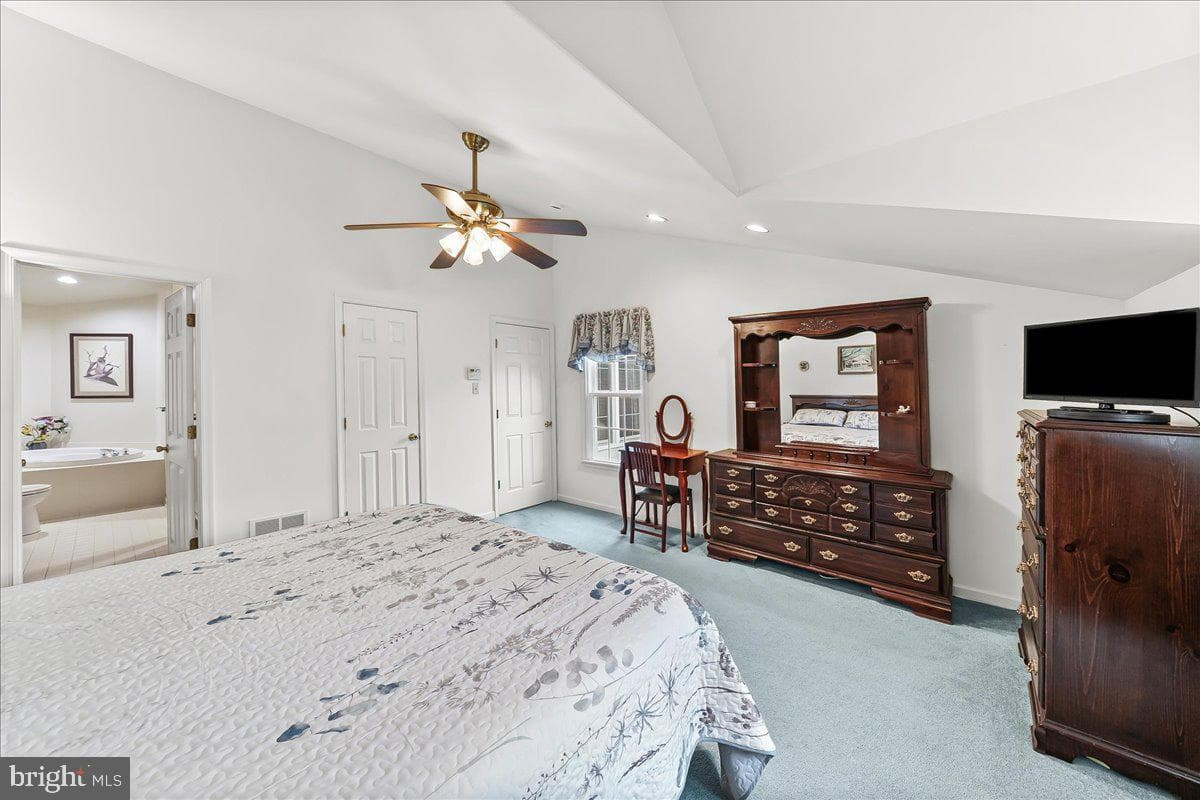 402 Sumner Way photo 23