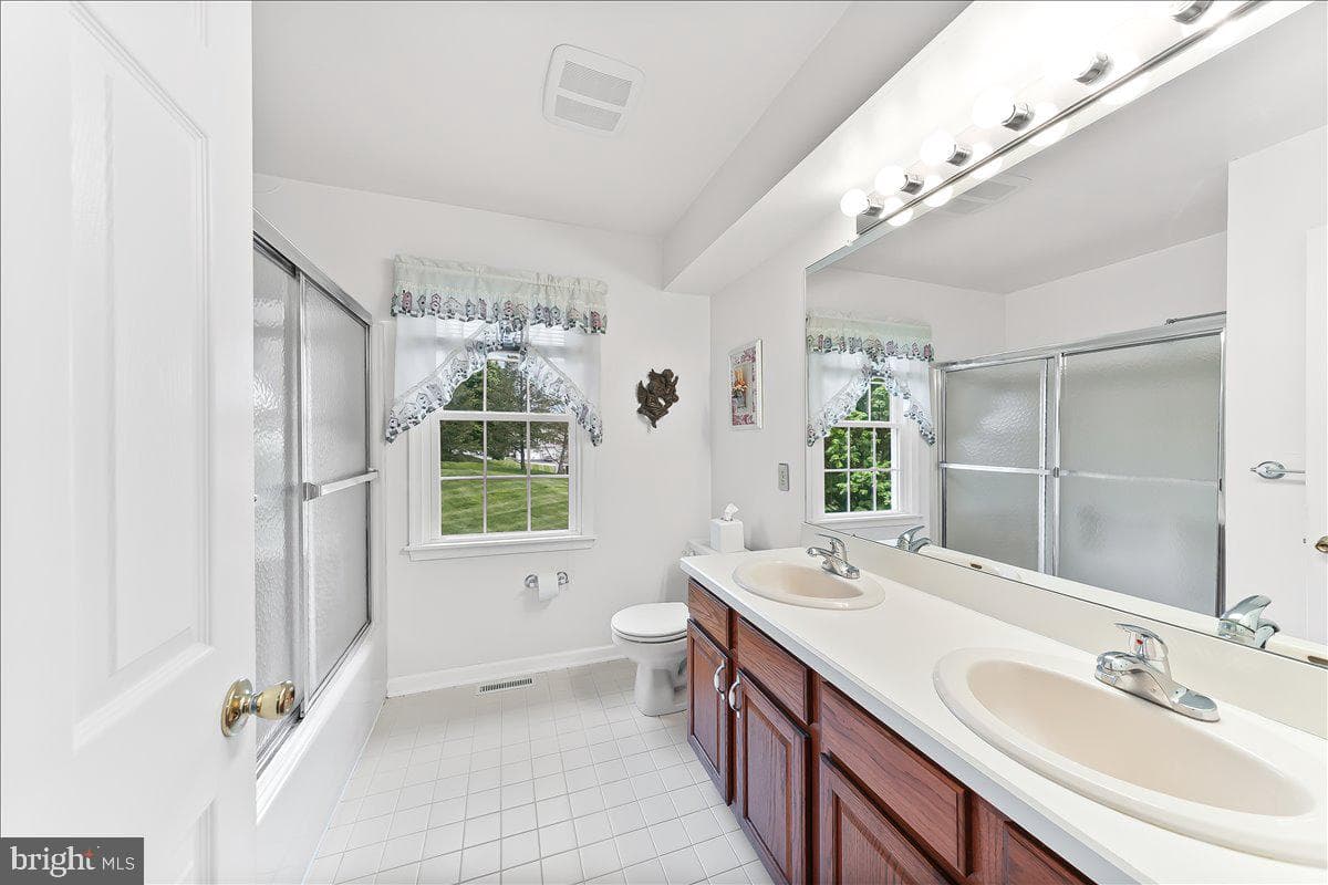 402 Sumner Way photo 26