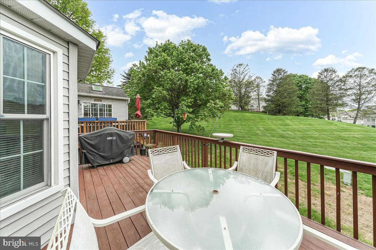 402 Sumner Way photo 31